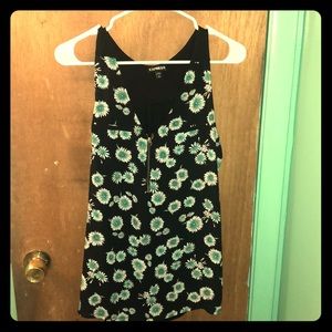 Express  brand new floral tank